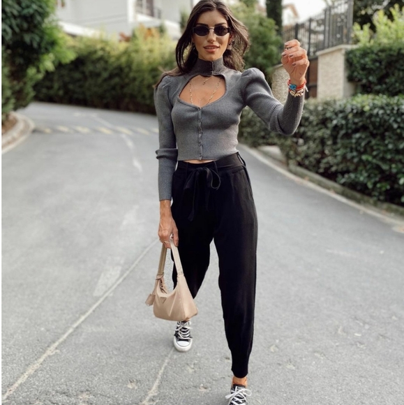 ZARA | Bloggers Fave Puff Sleeve Cut Out Sweater - Picture 3 of 16